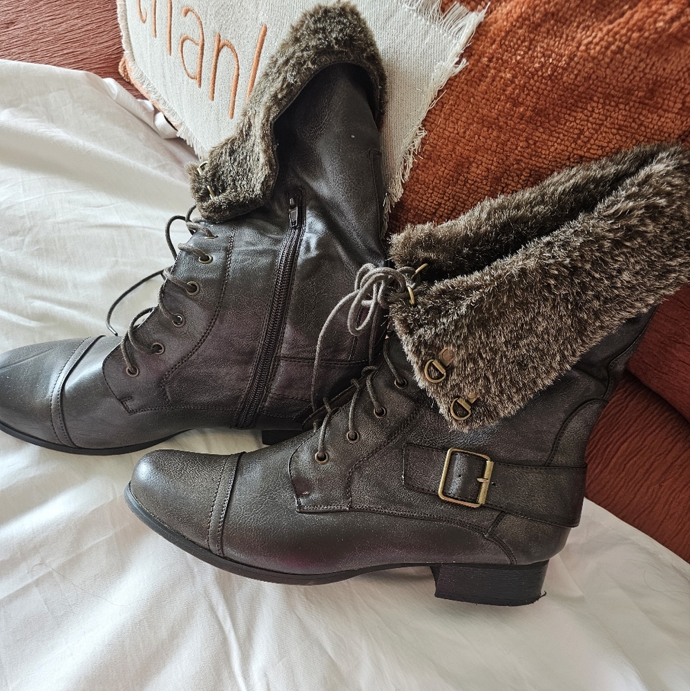 Hillary & Hansen Booties